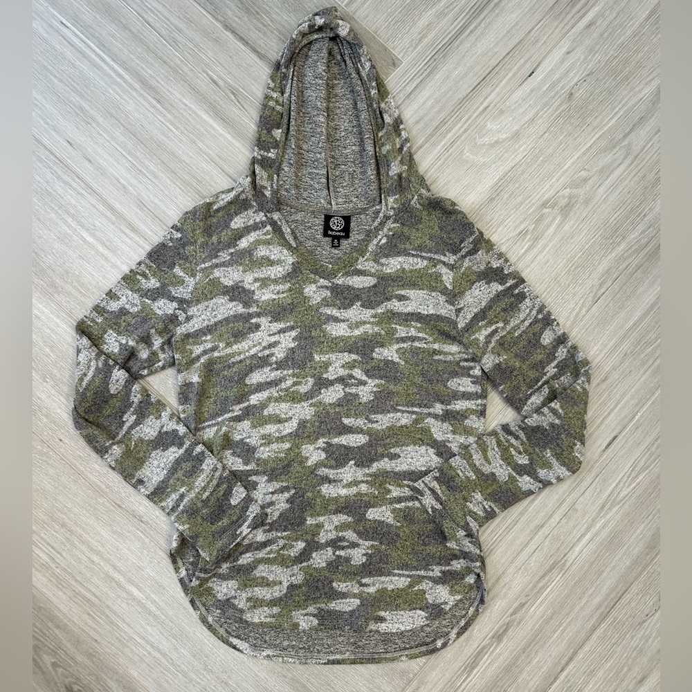 Bobeau V-Neck Sweater Gray and Green